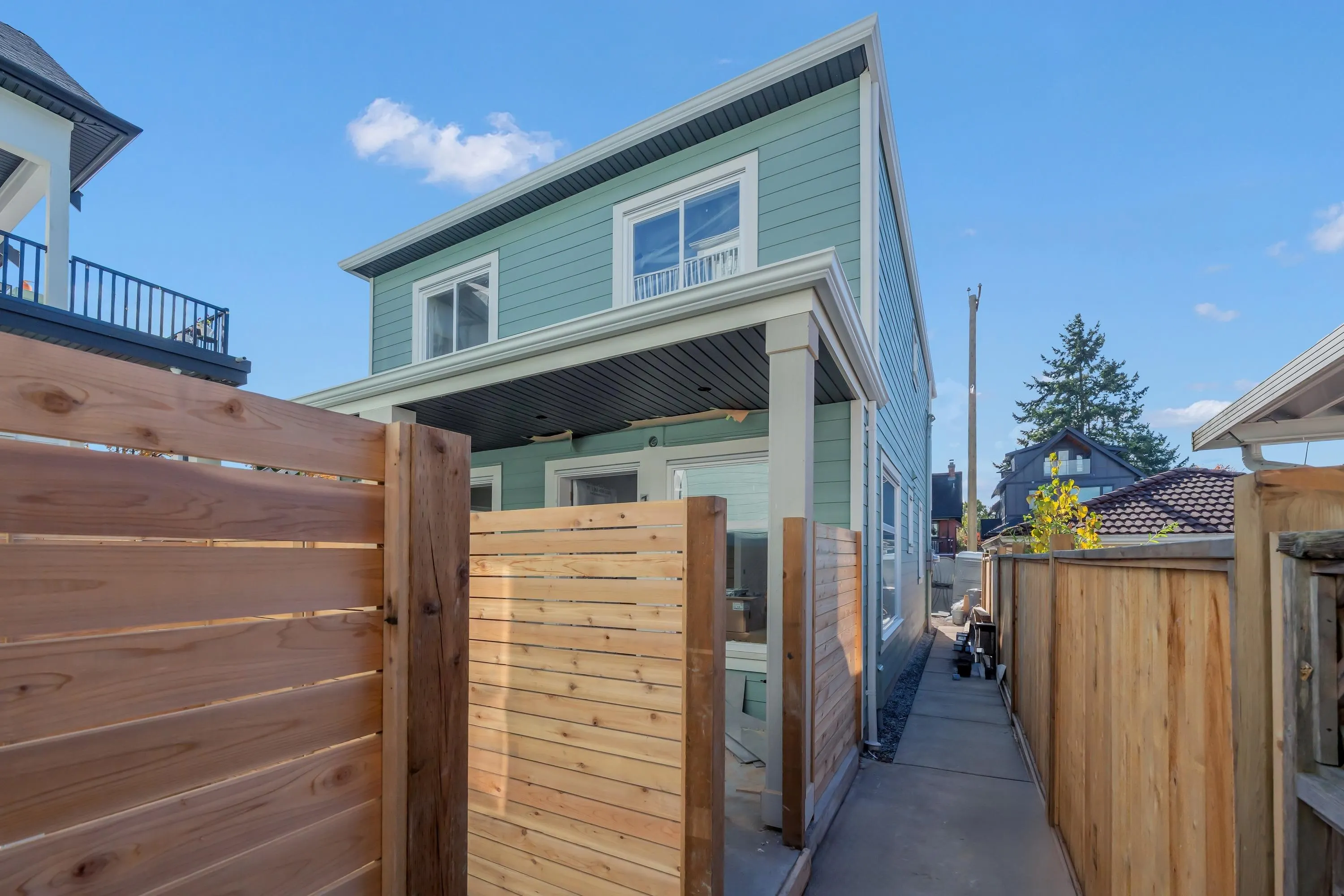 2552 Dundas Street #1