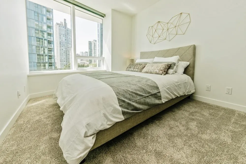 68 Smithe Street #810
