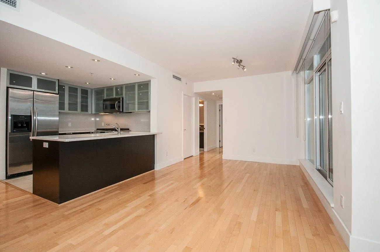 1205 W Hastings #2501
