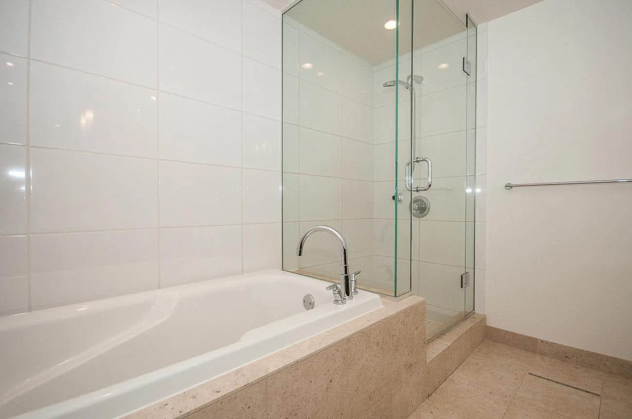 1205 W Hastings #2501