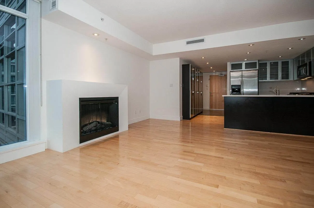 1205 W Hastings #2501