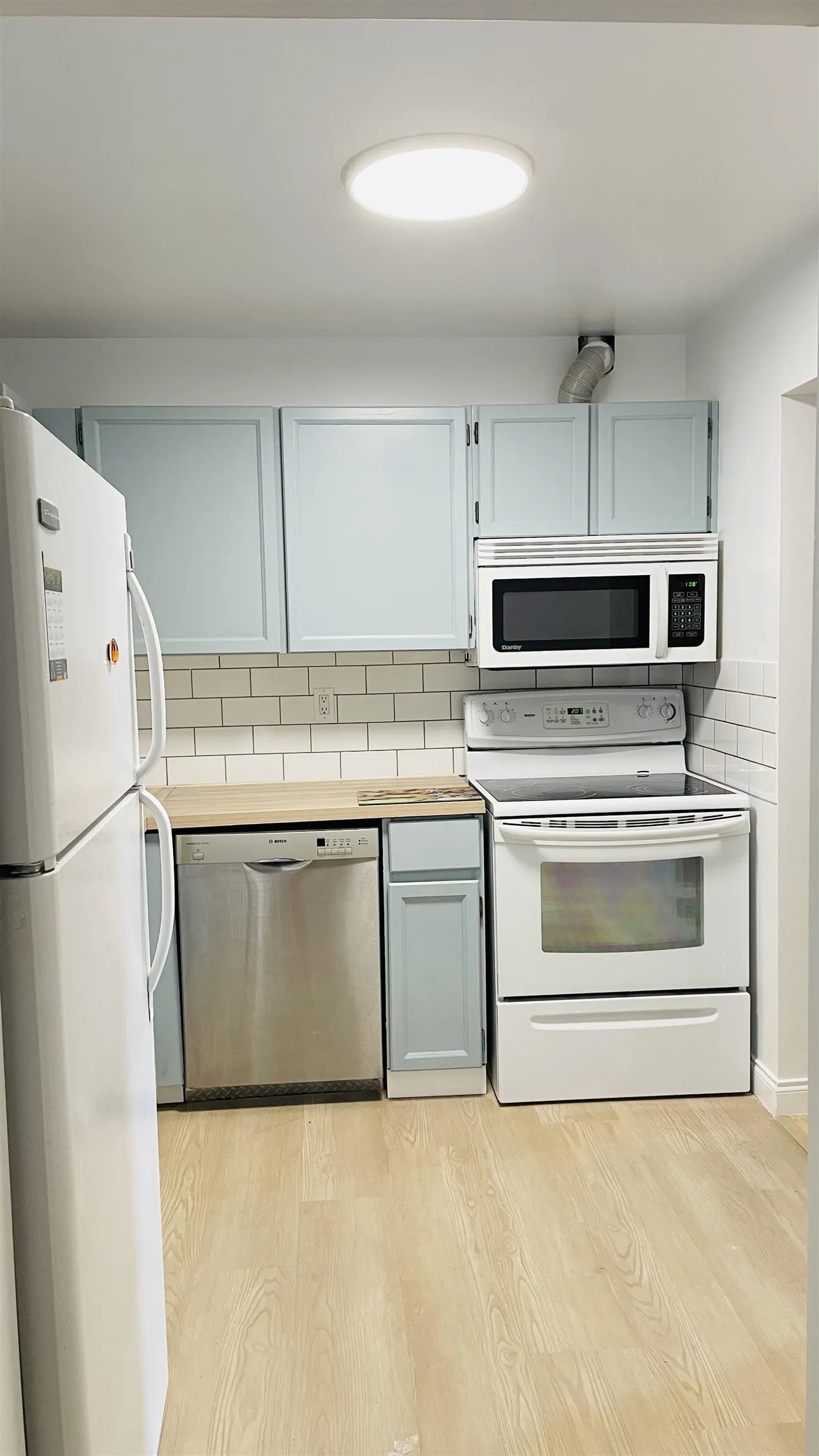 8511 Westminster Highway ##223