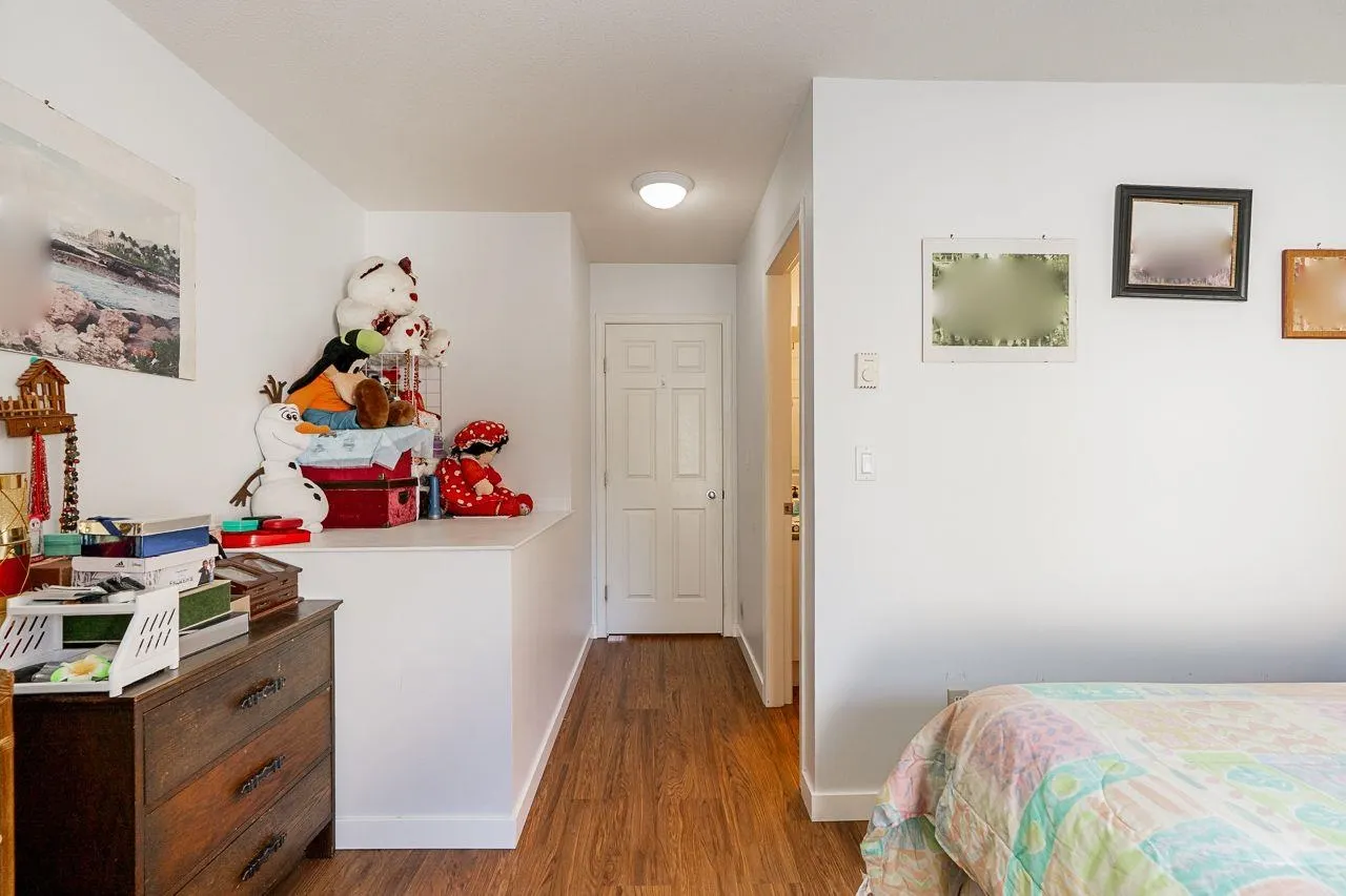 15355 26 Avenue #22
