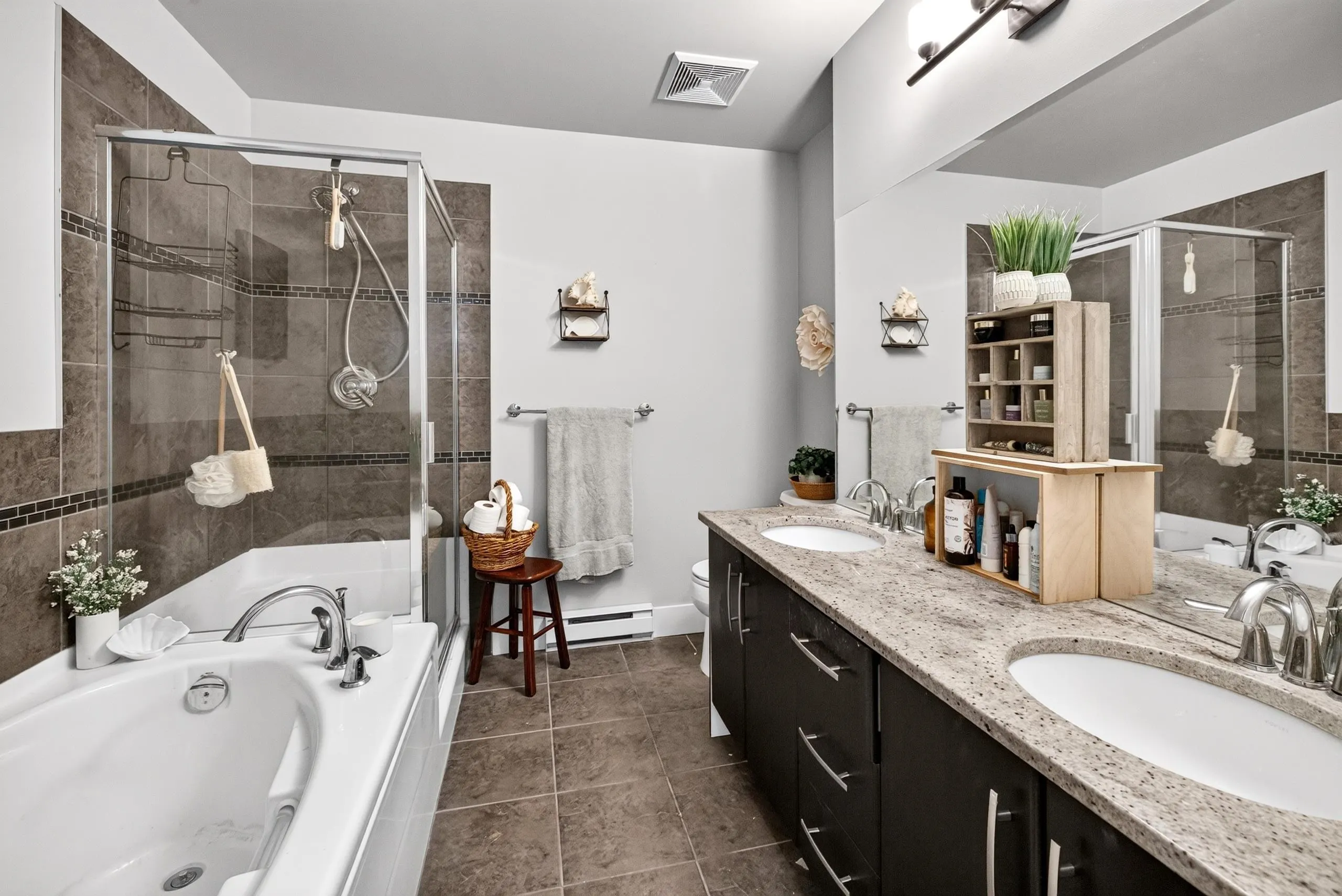 2632 Pauline Street #208