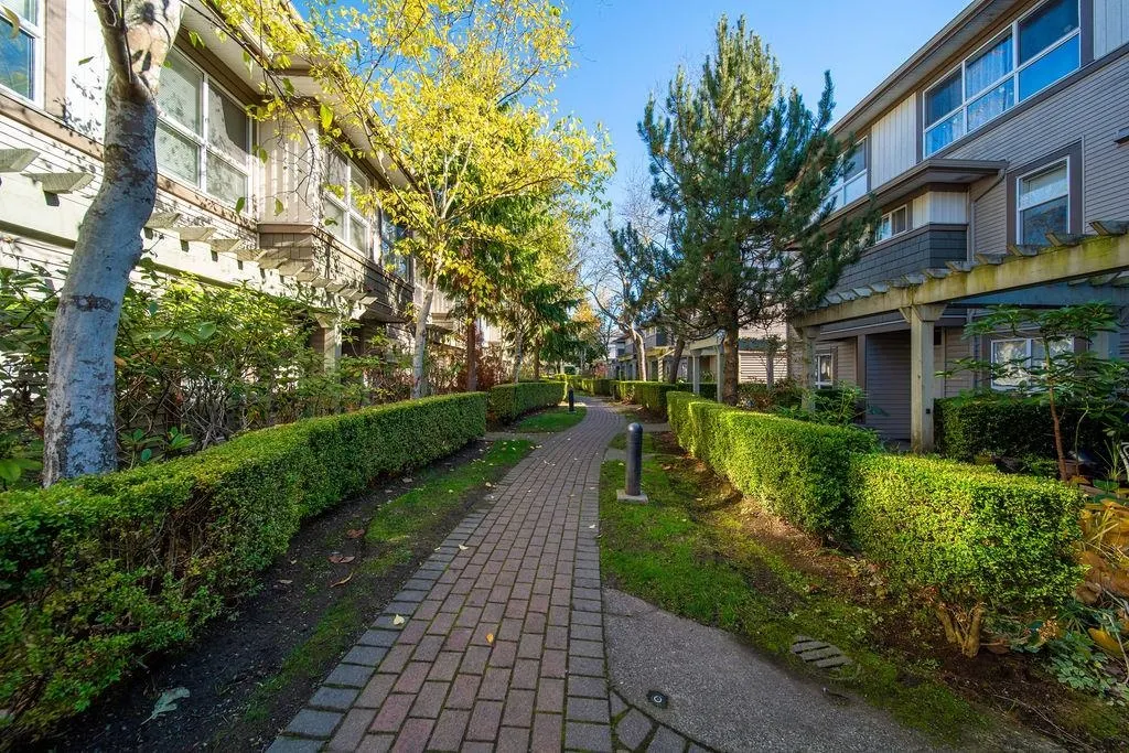 15353 100 Avenue #39
