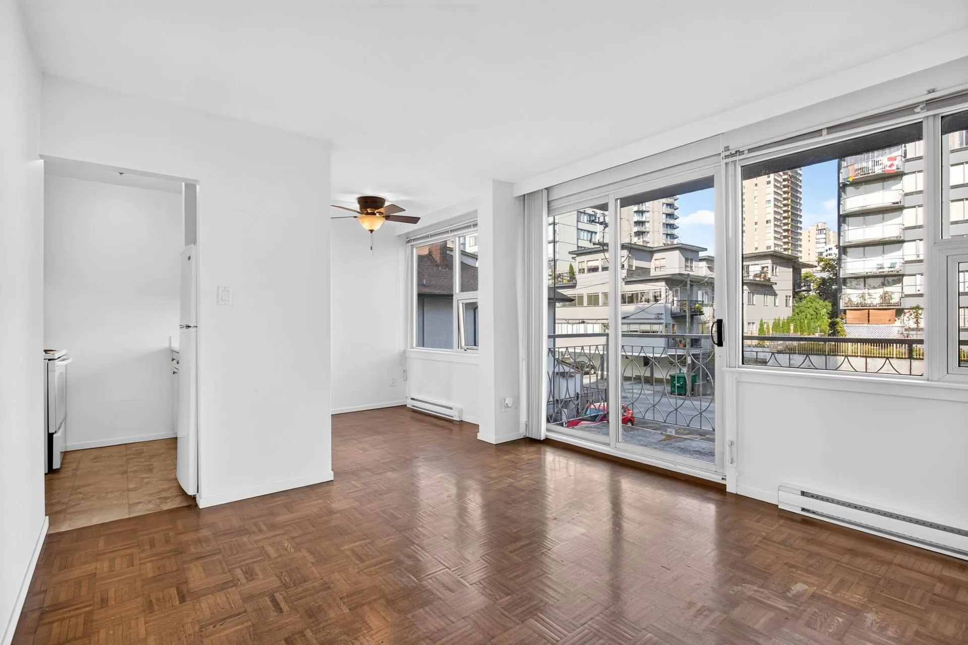 1219 Harwood Street #401