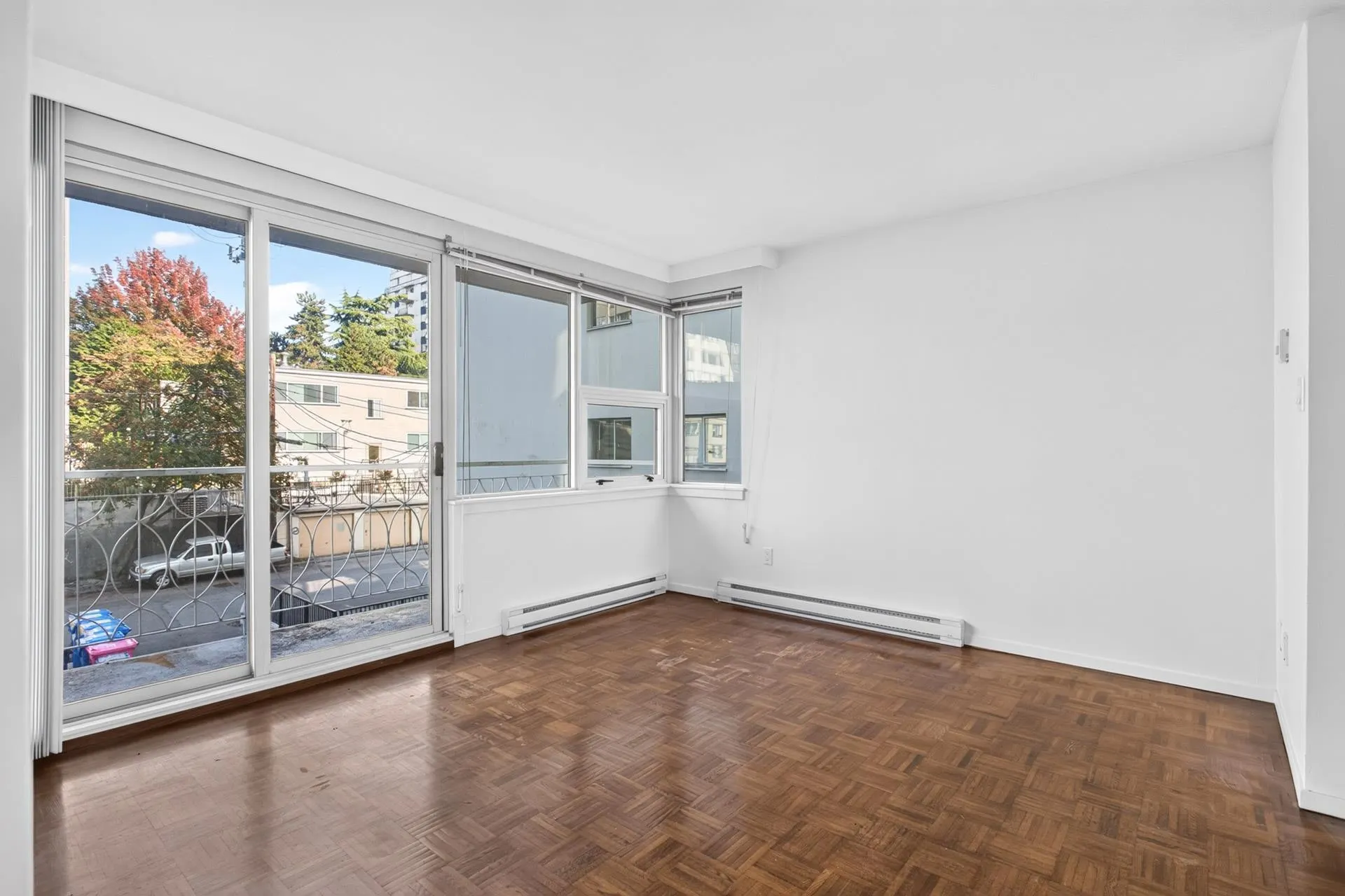 1219 Harwood Street #401