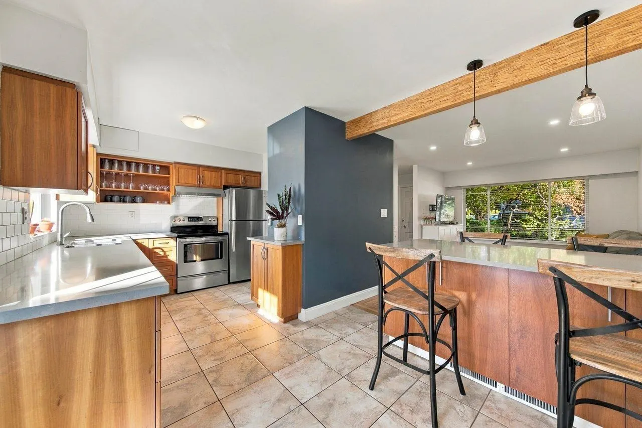 355 E 4th Street
