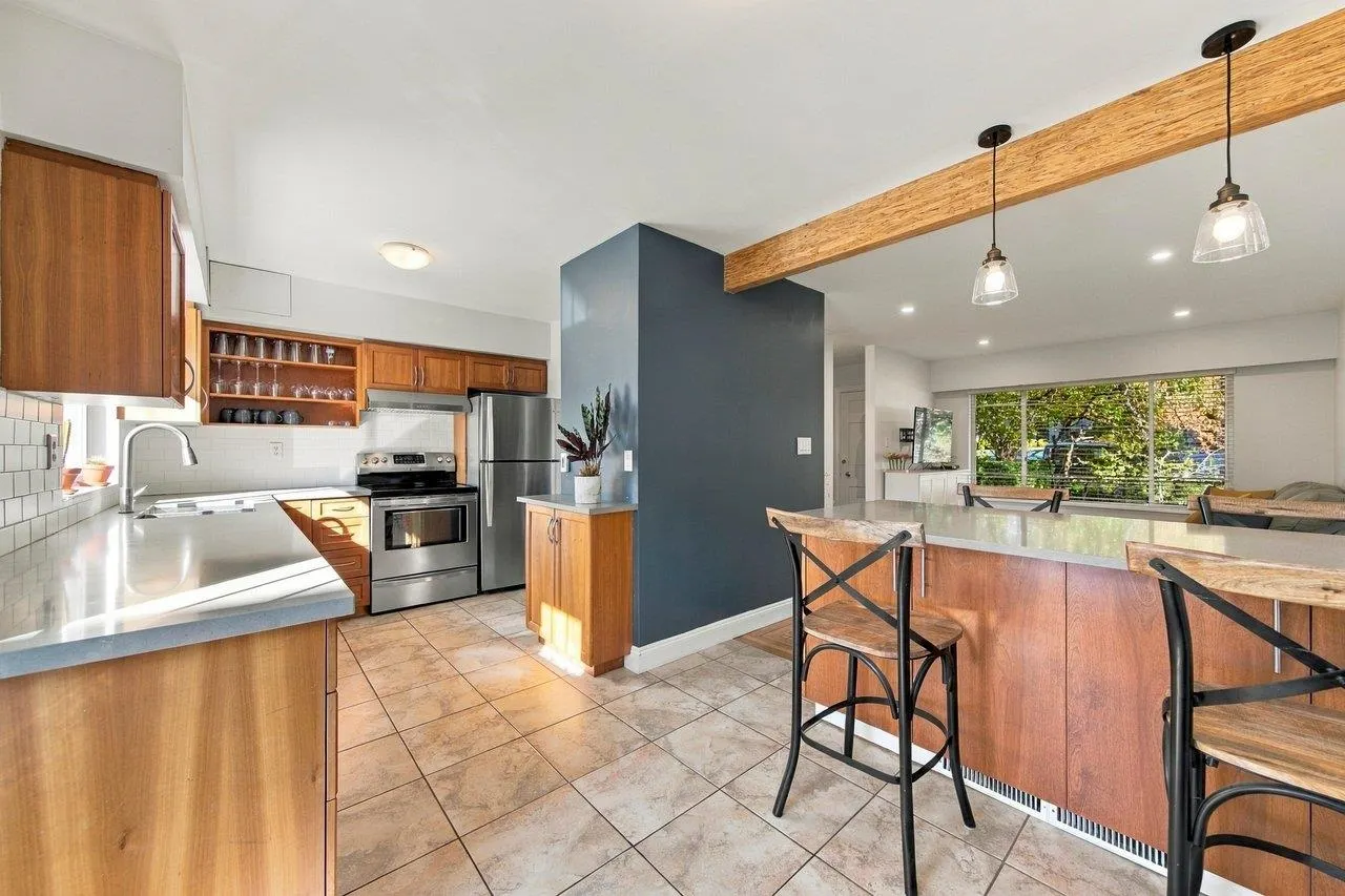 355 E 4th Street
