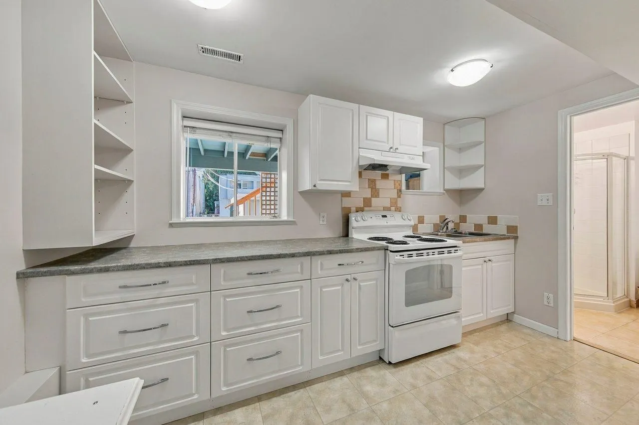 355 E 4th Street
