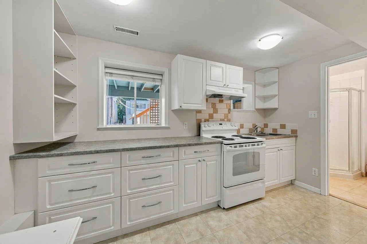 355 E 4th Street