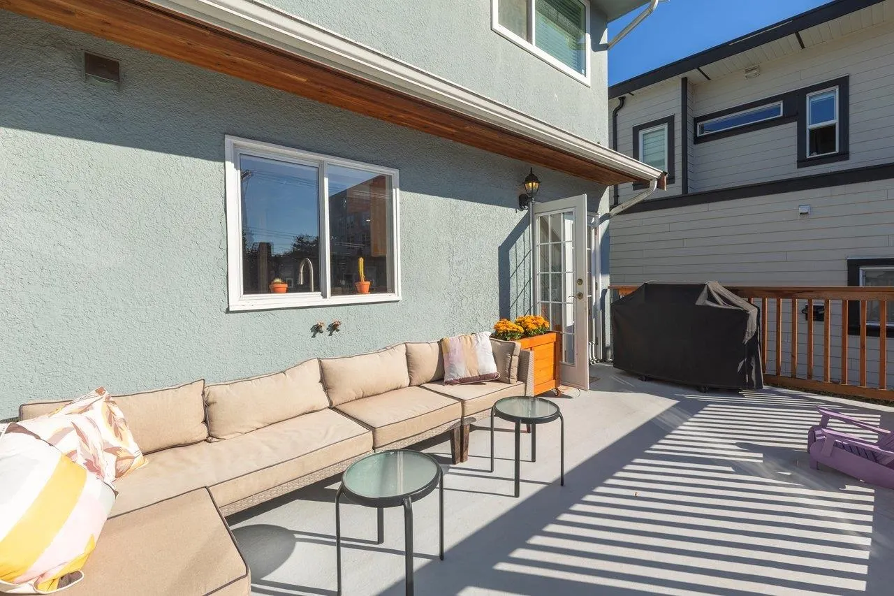355 E 4th Street