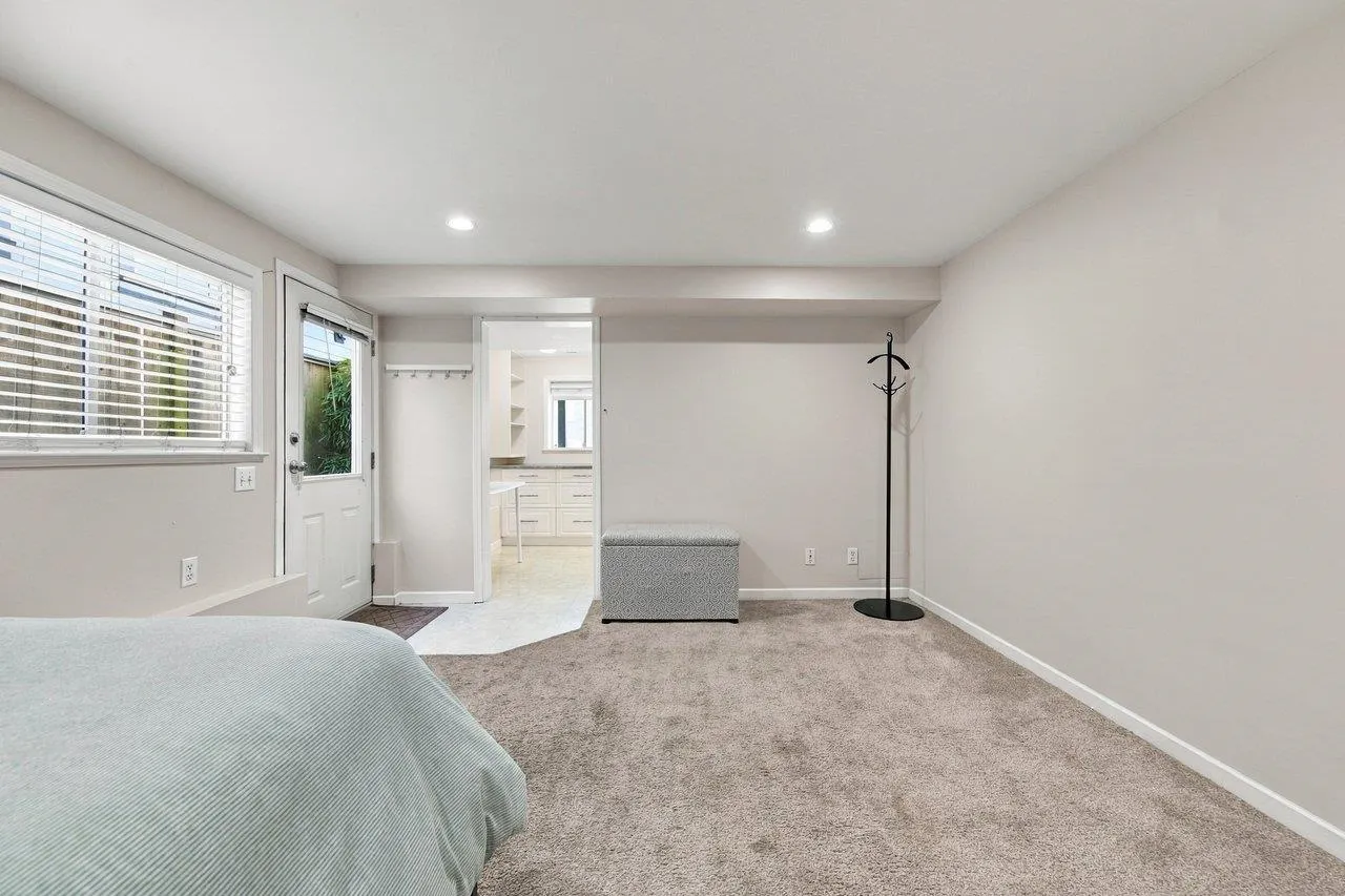 355 E 4th Street