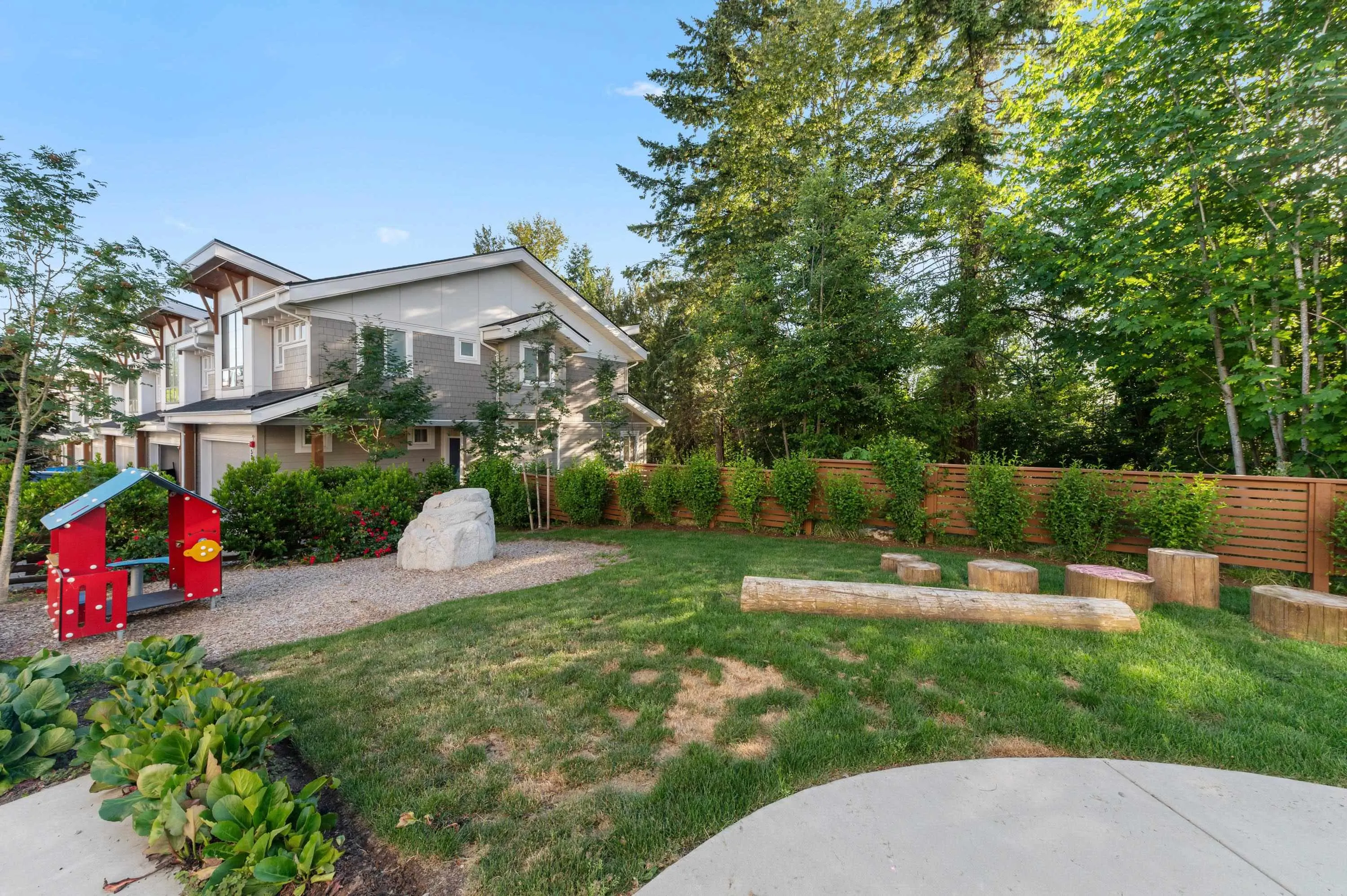 23183 136 Avenue #52