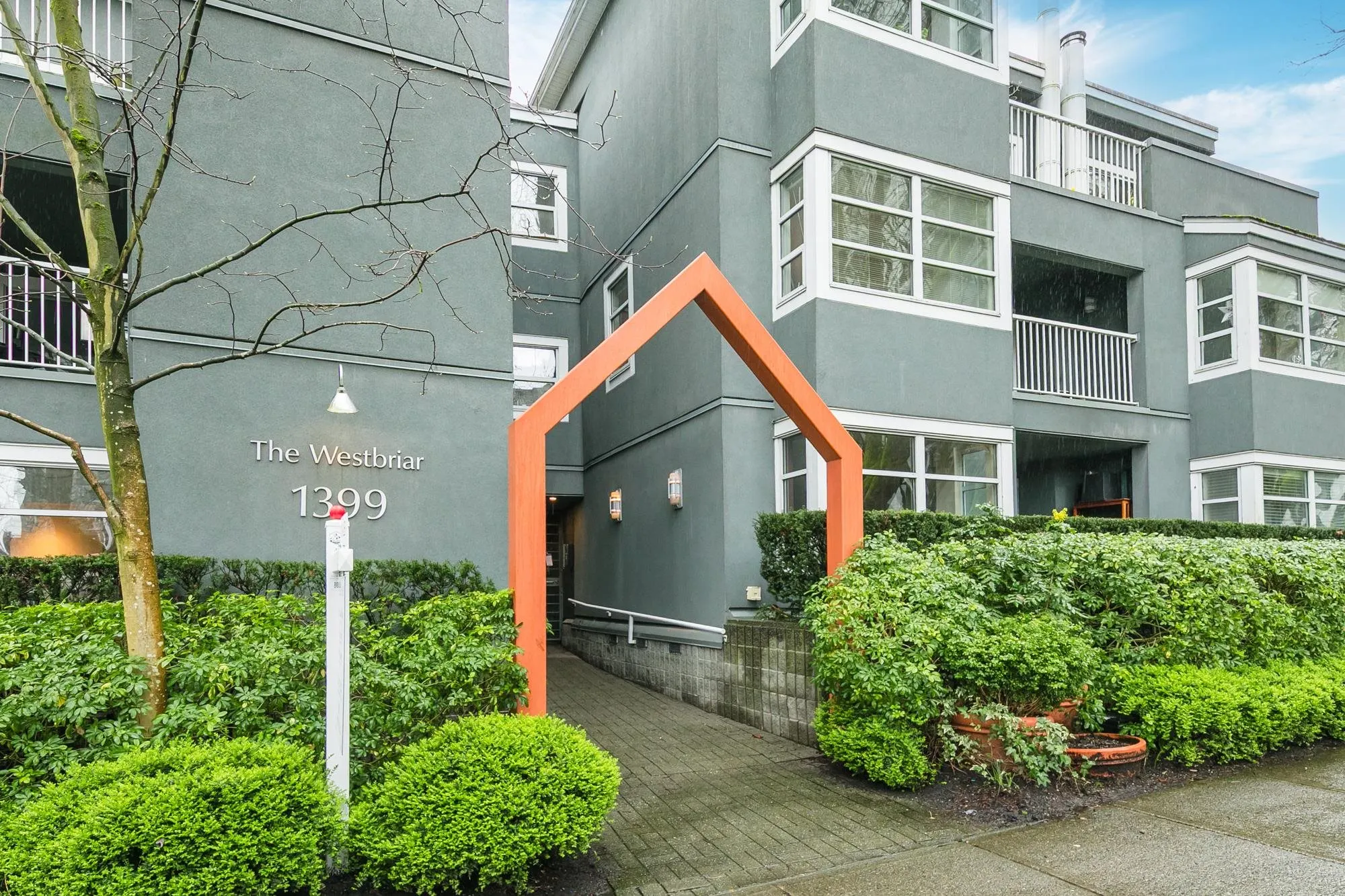 1399 Barclay Street #206