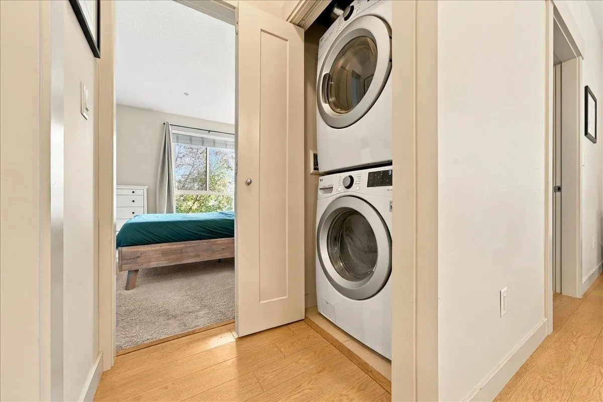 2214 Kelly Avenue #205