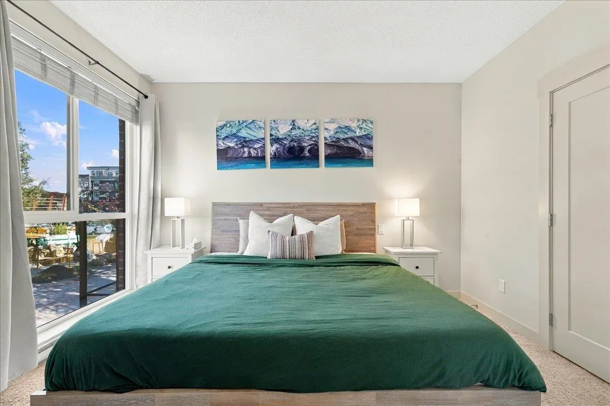 2214 Kelly Avenue #205