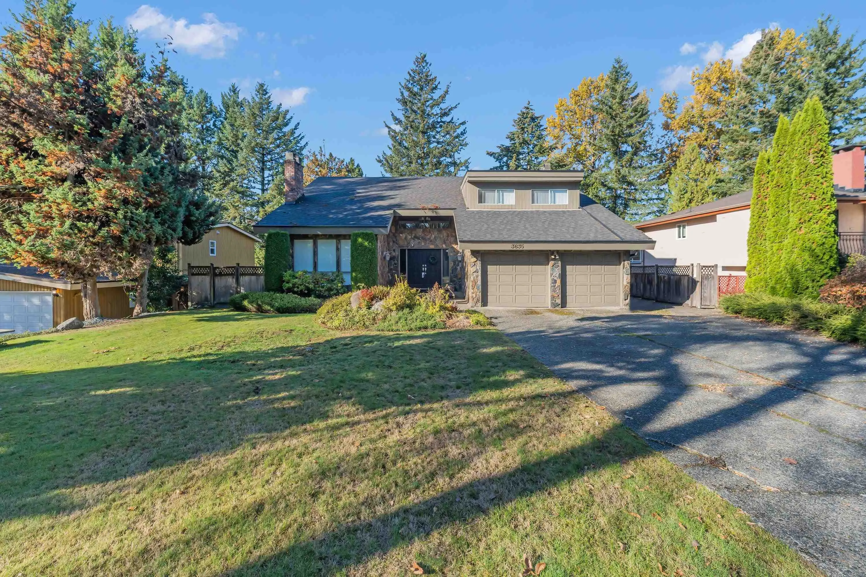 3635 Lynndale Crescent