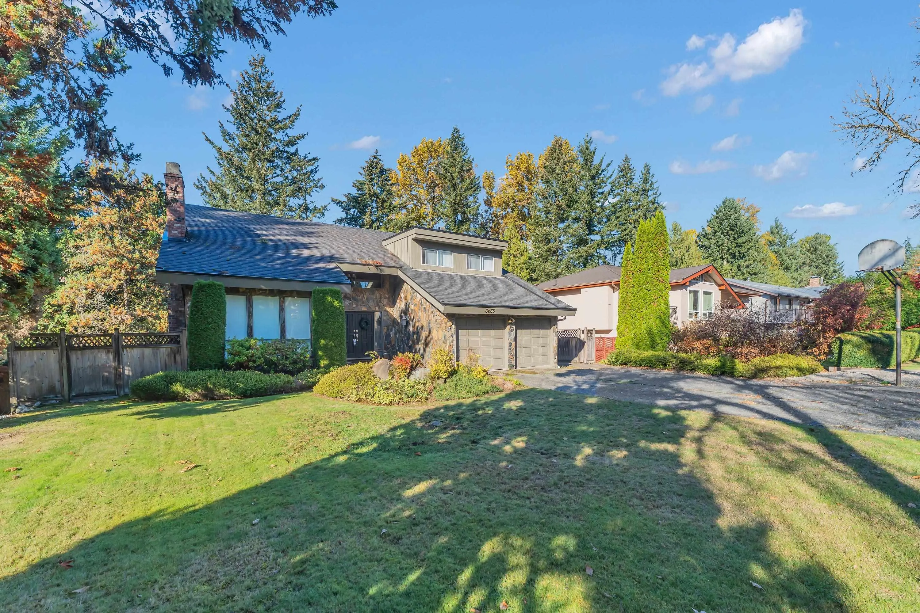 3635 Lynndale Crescent