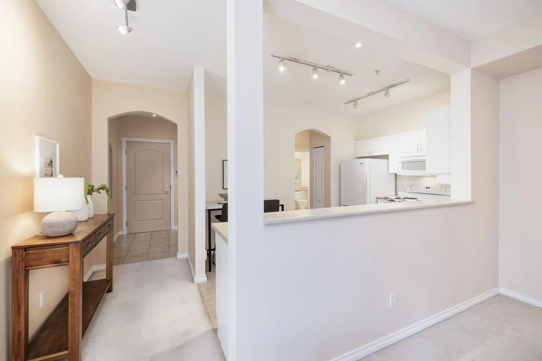 678 W Queens Road #206