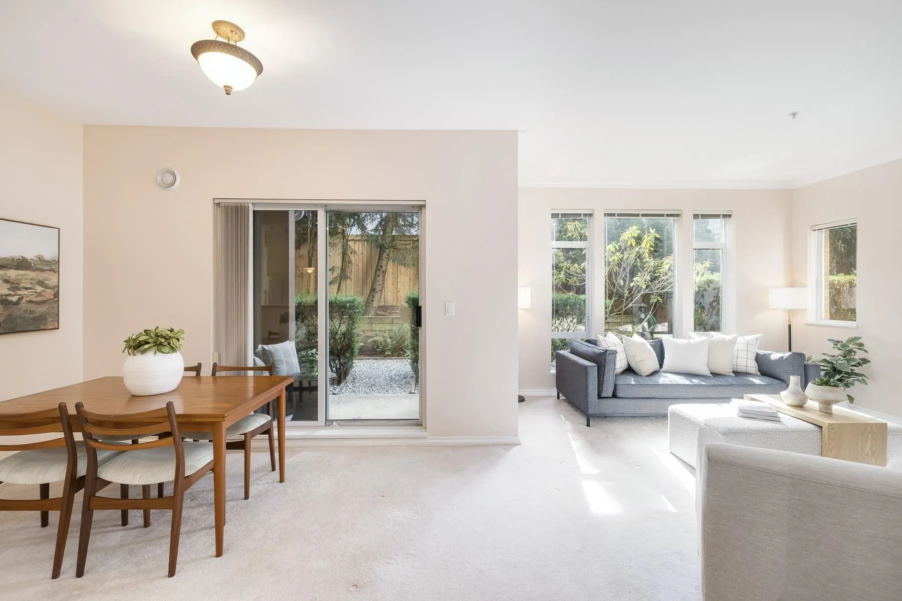 678 W Queens Road #206