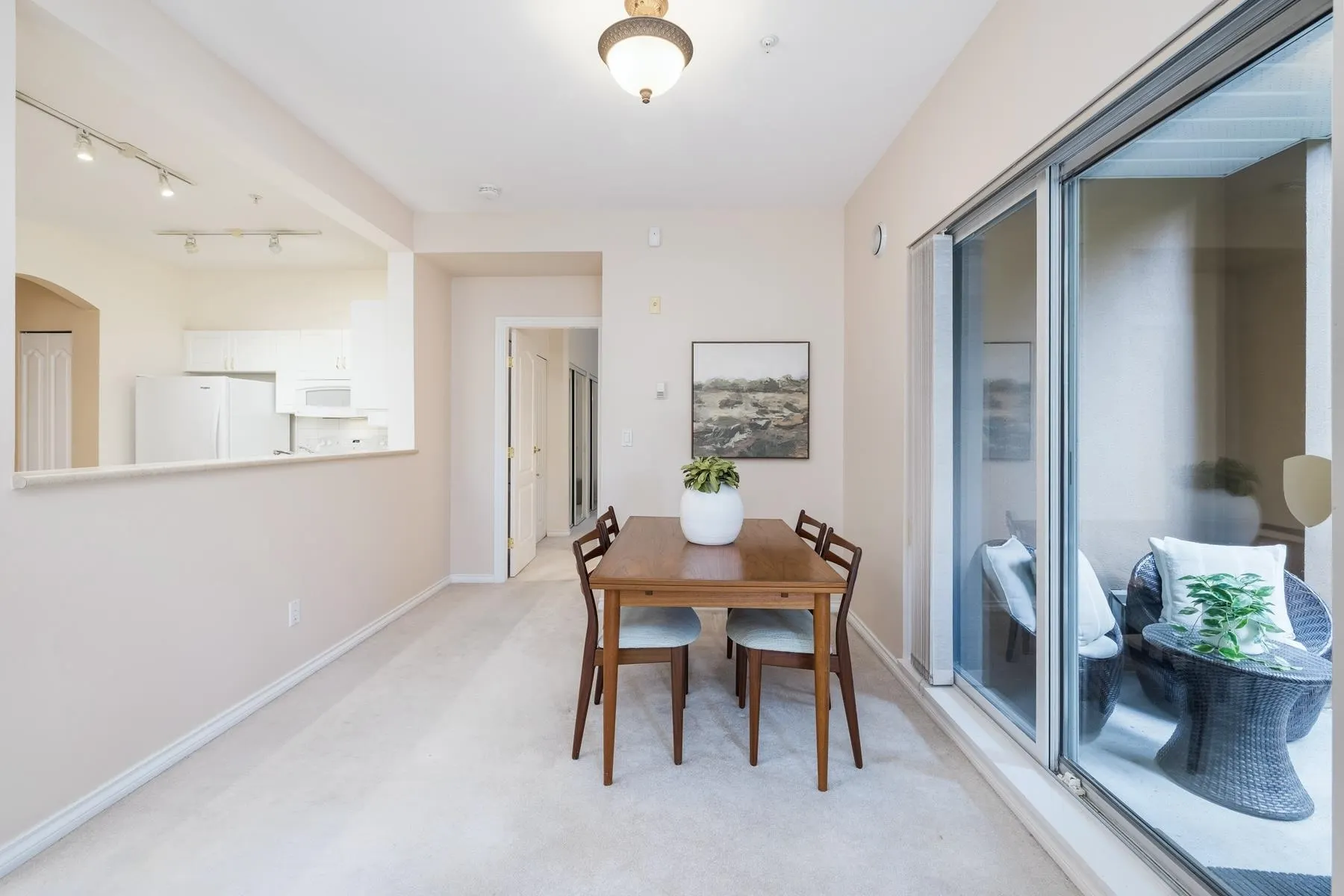 678 W Queens Road #206