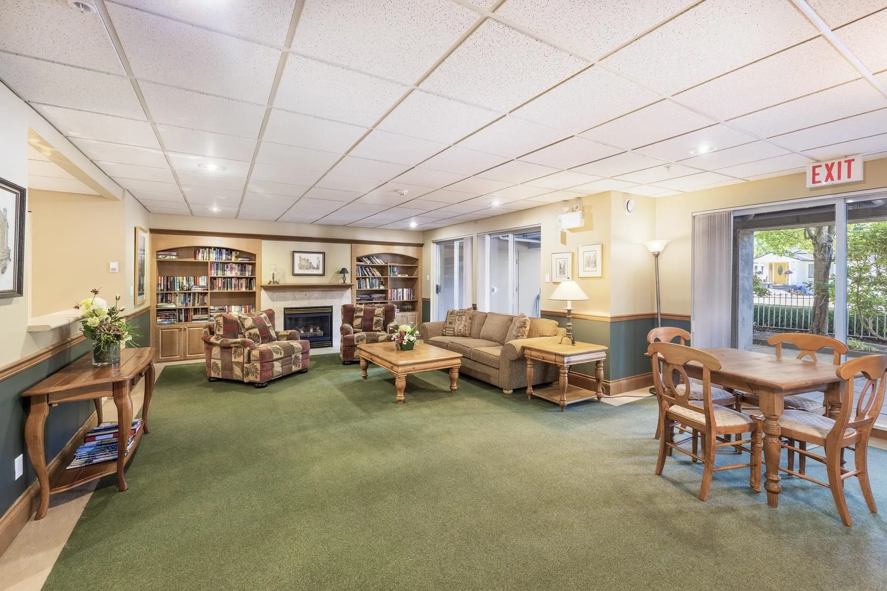 678 W Queens Road #206