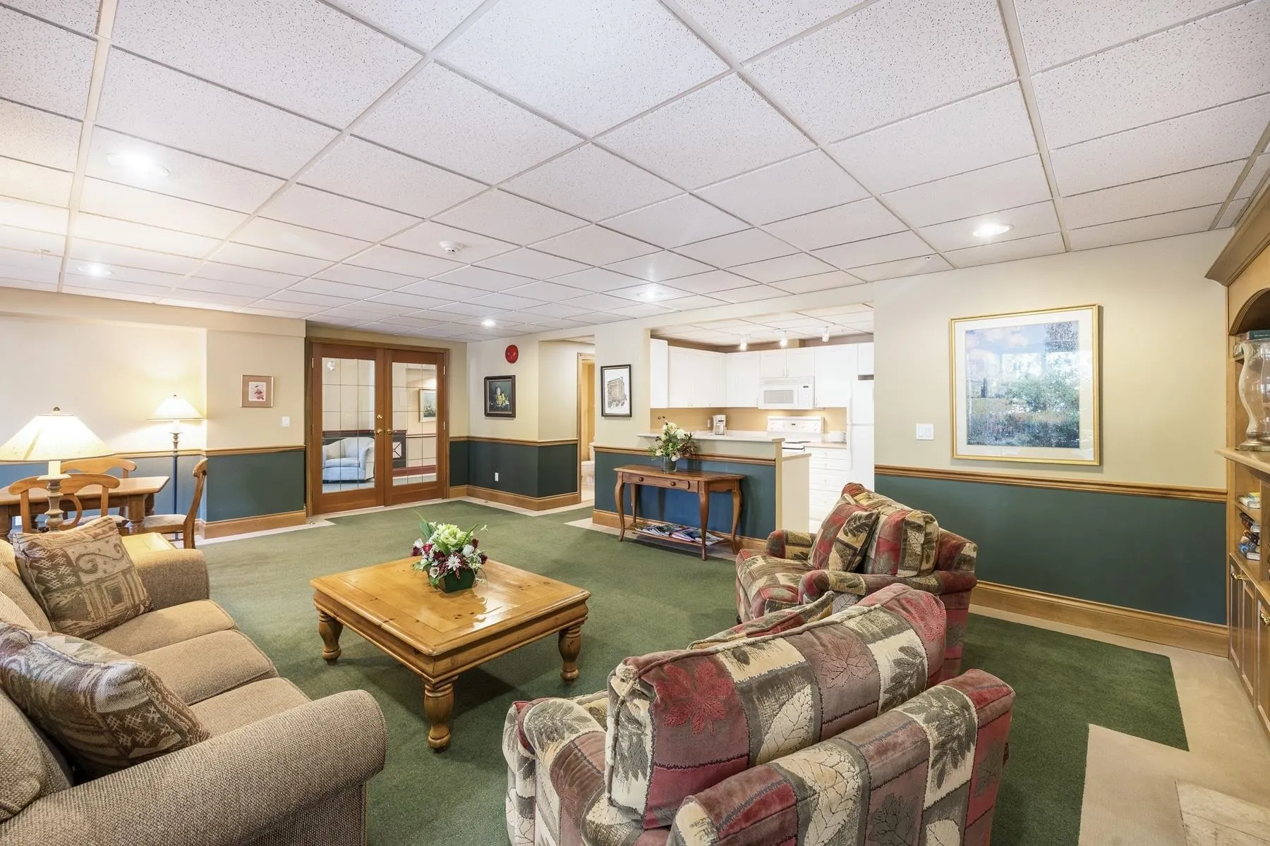 678 W Queens Road #206
