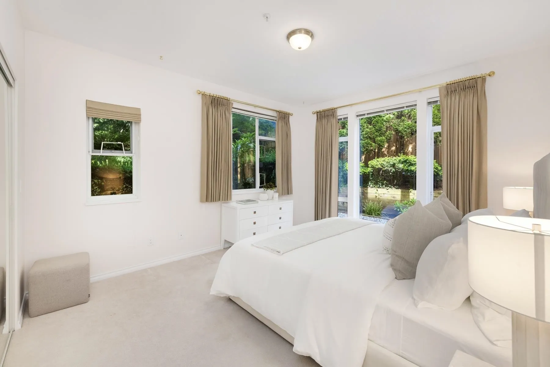 678 W Queens Road #206