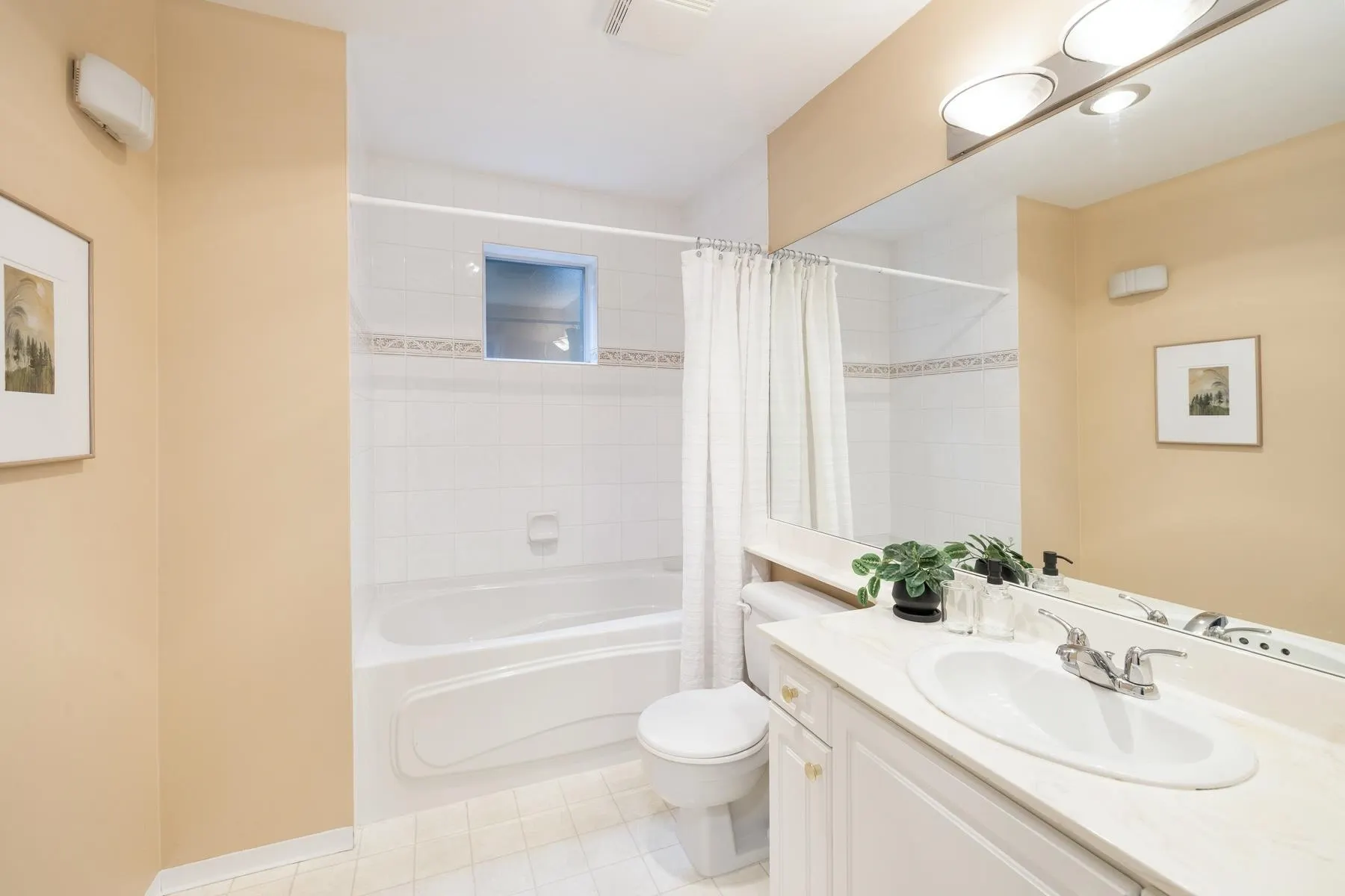 678 W Queens Road #206