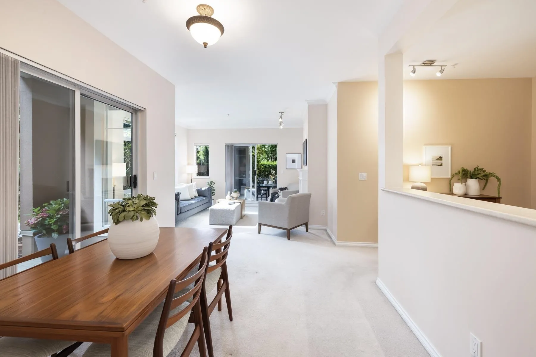 678 W Queens Road #206