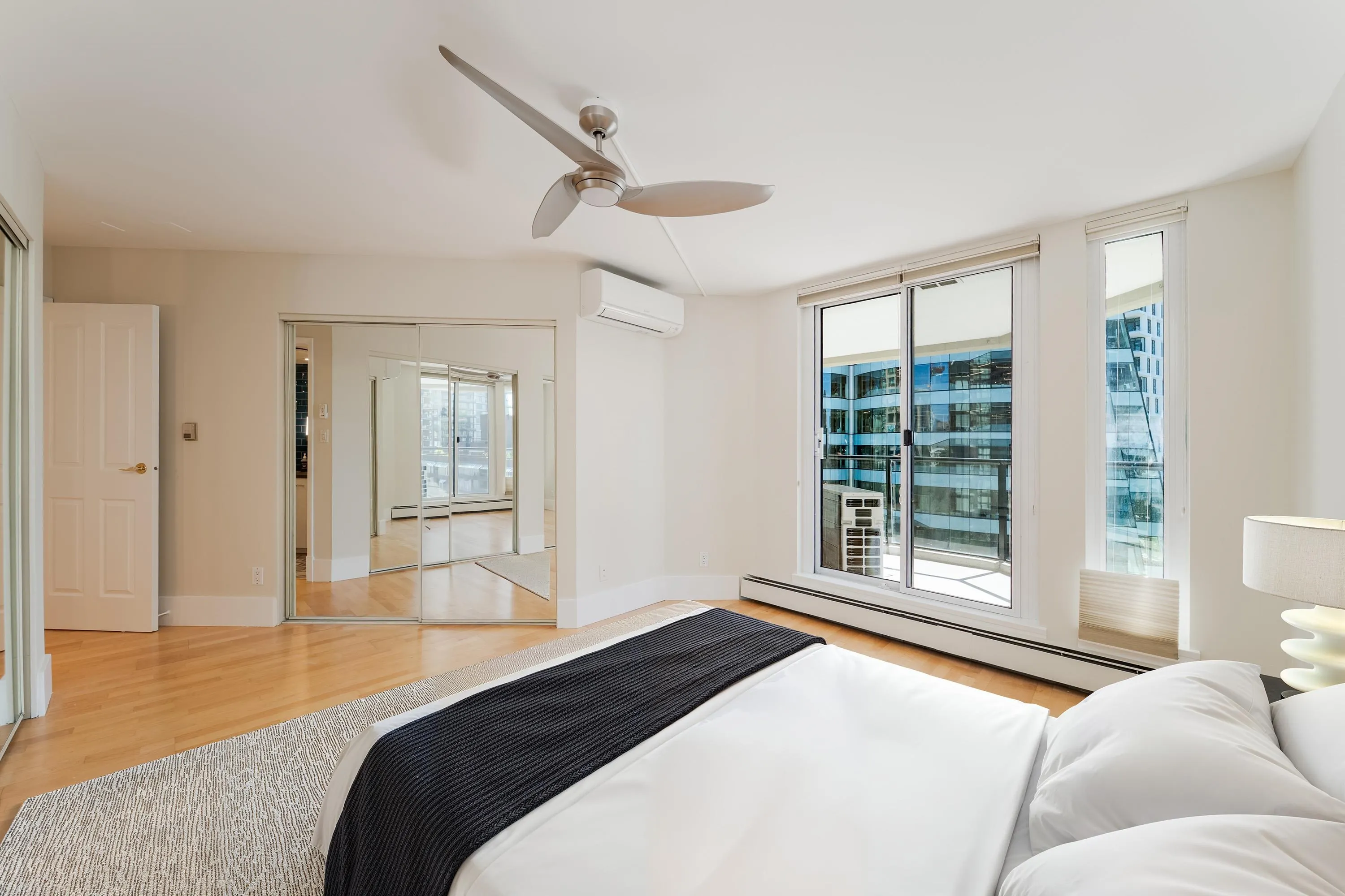 1010 Burnaby Street #905