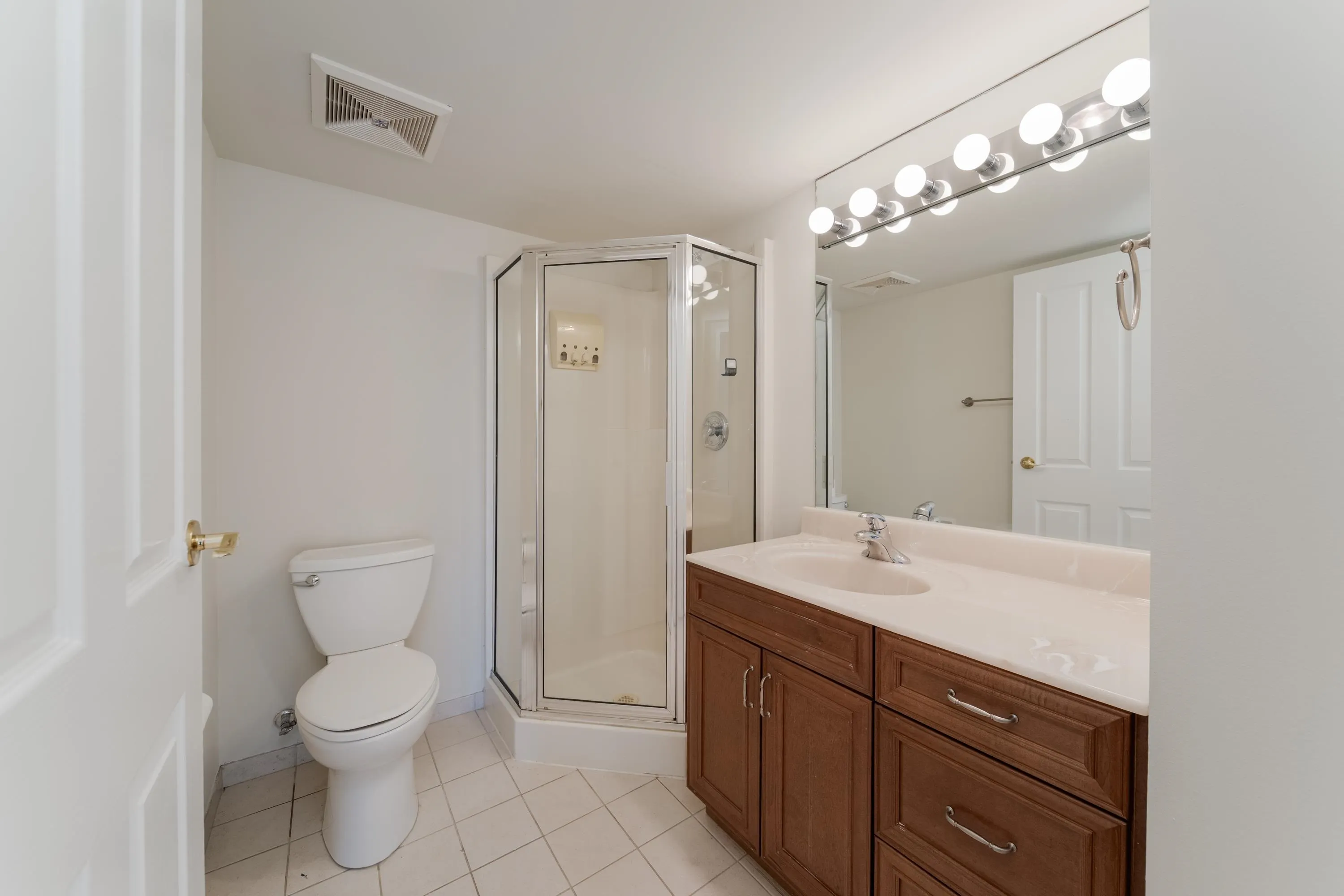 1010 Burnaby Street #905