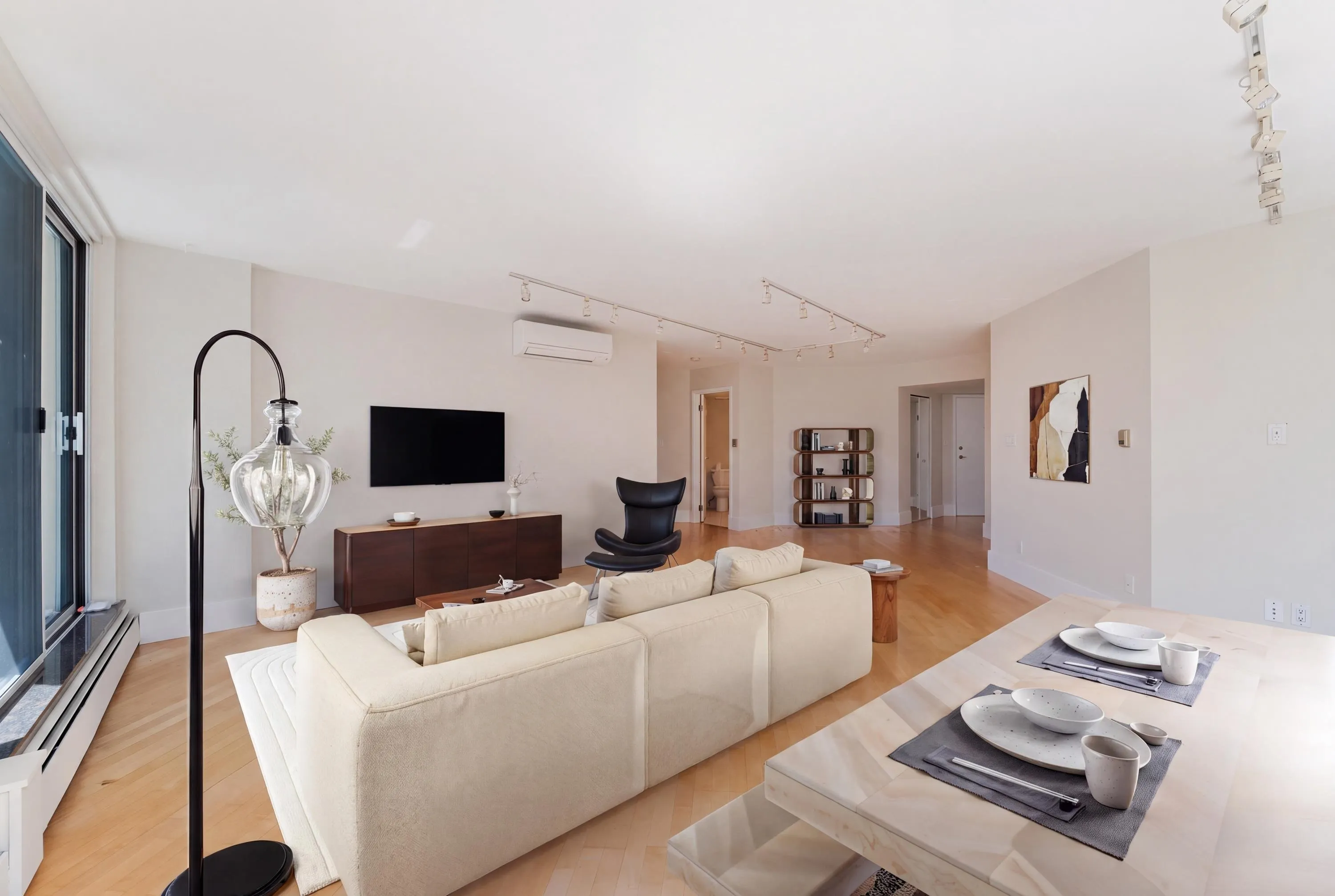 1010 Burnaby Street #905