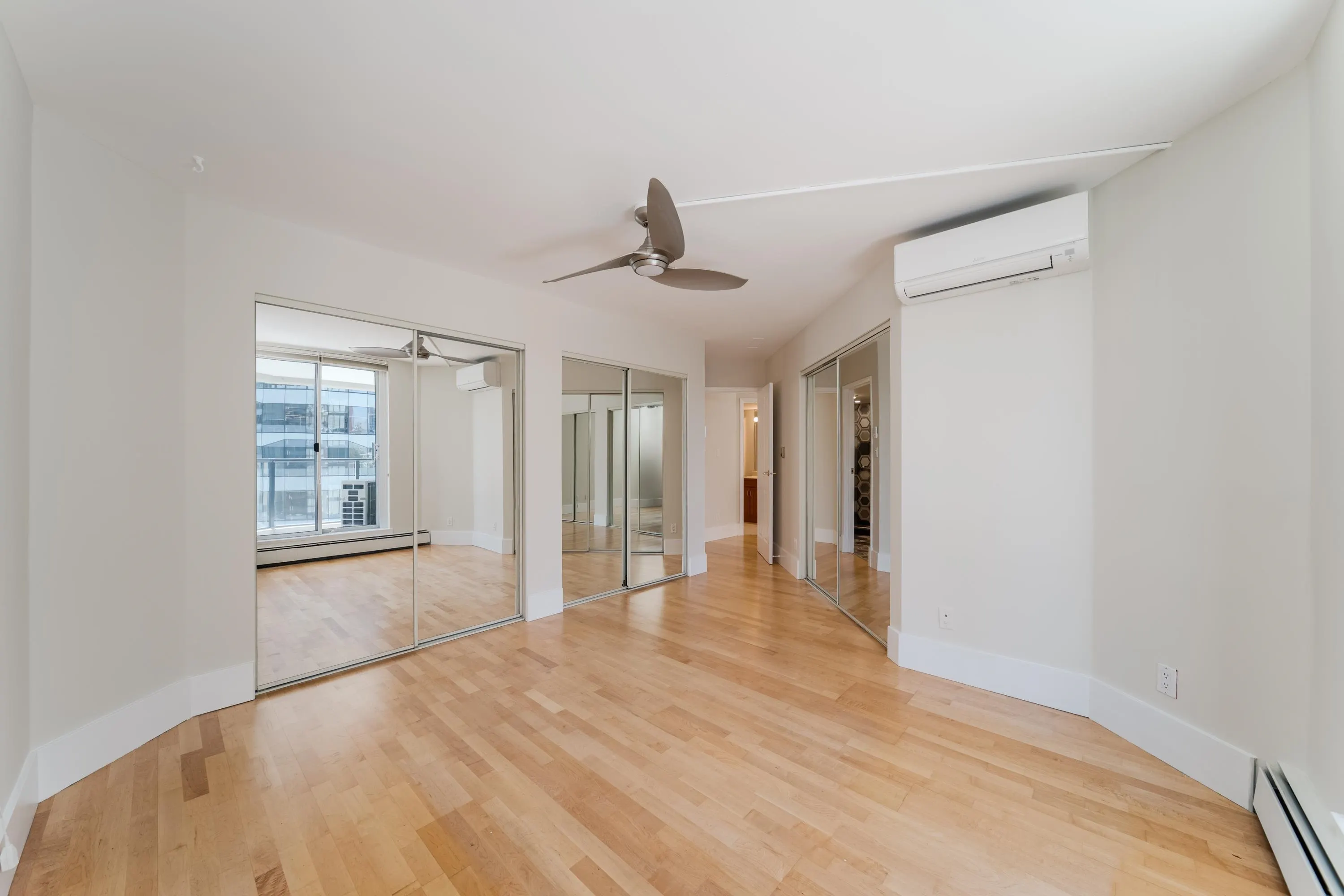 1010 Burnaby Street #905