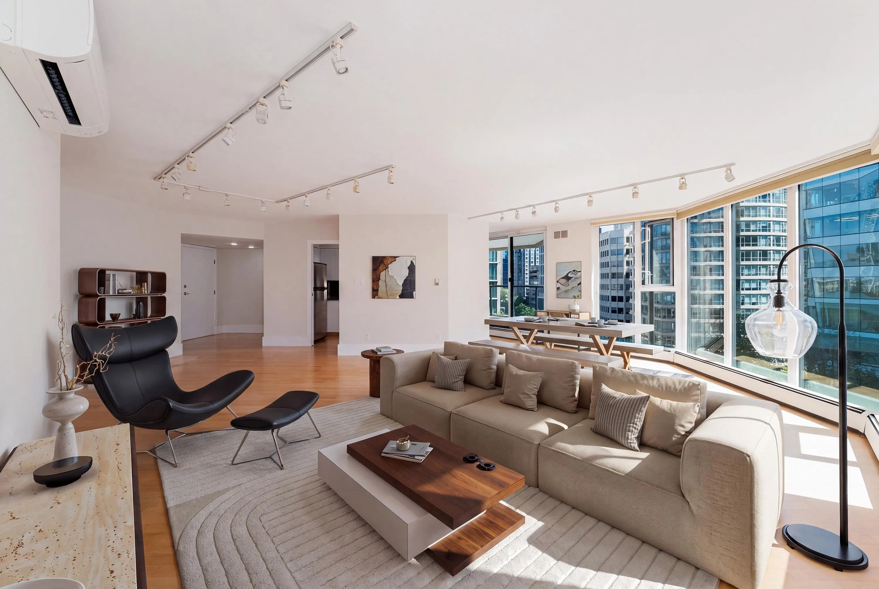 1010 Burnaby Street #905