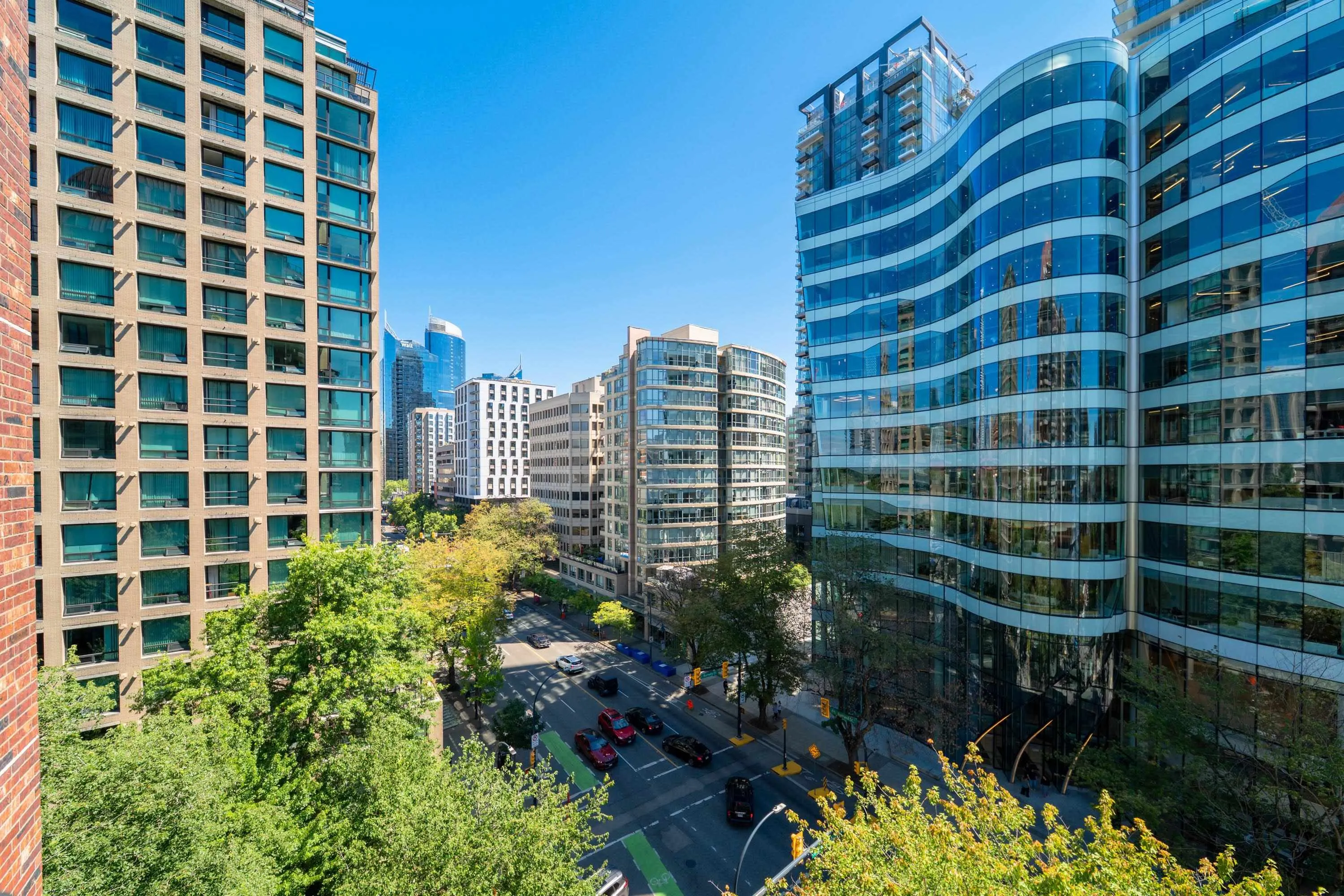 1010 Burnaby Street #905