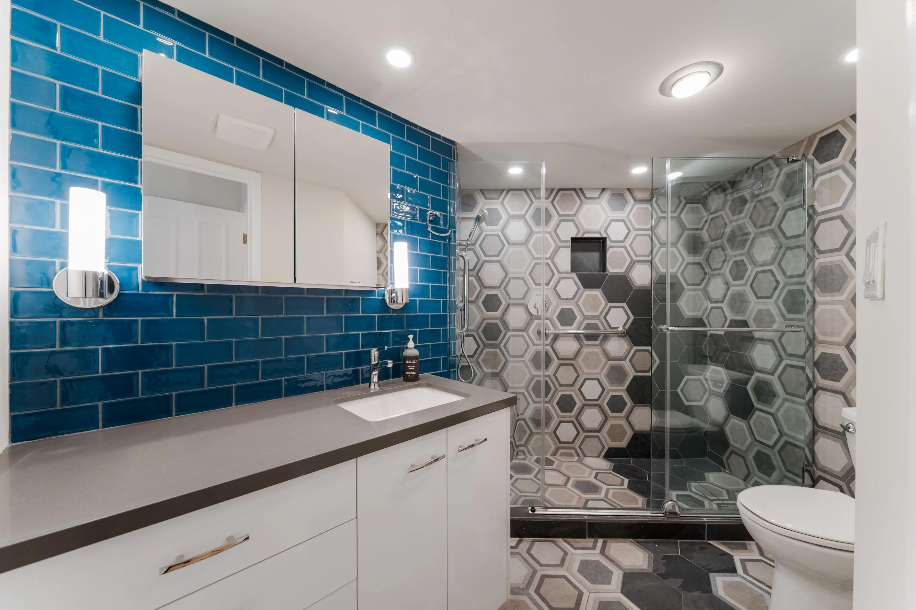 1010 Burnaby Street #905
