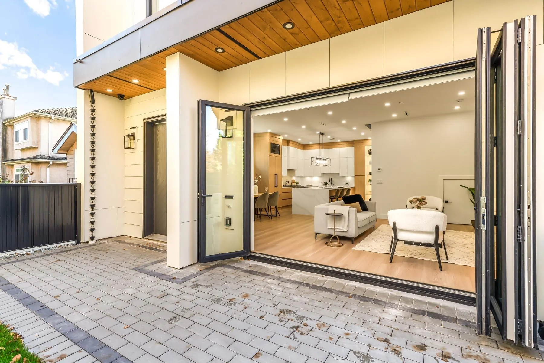 2686 Mcgill Street #1