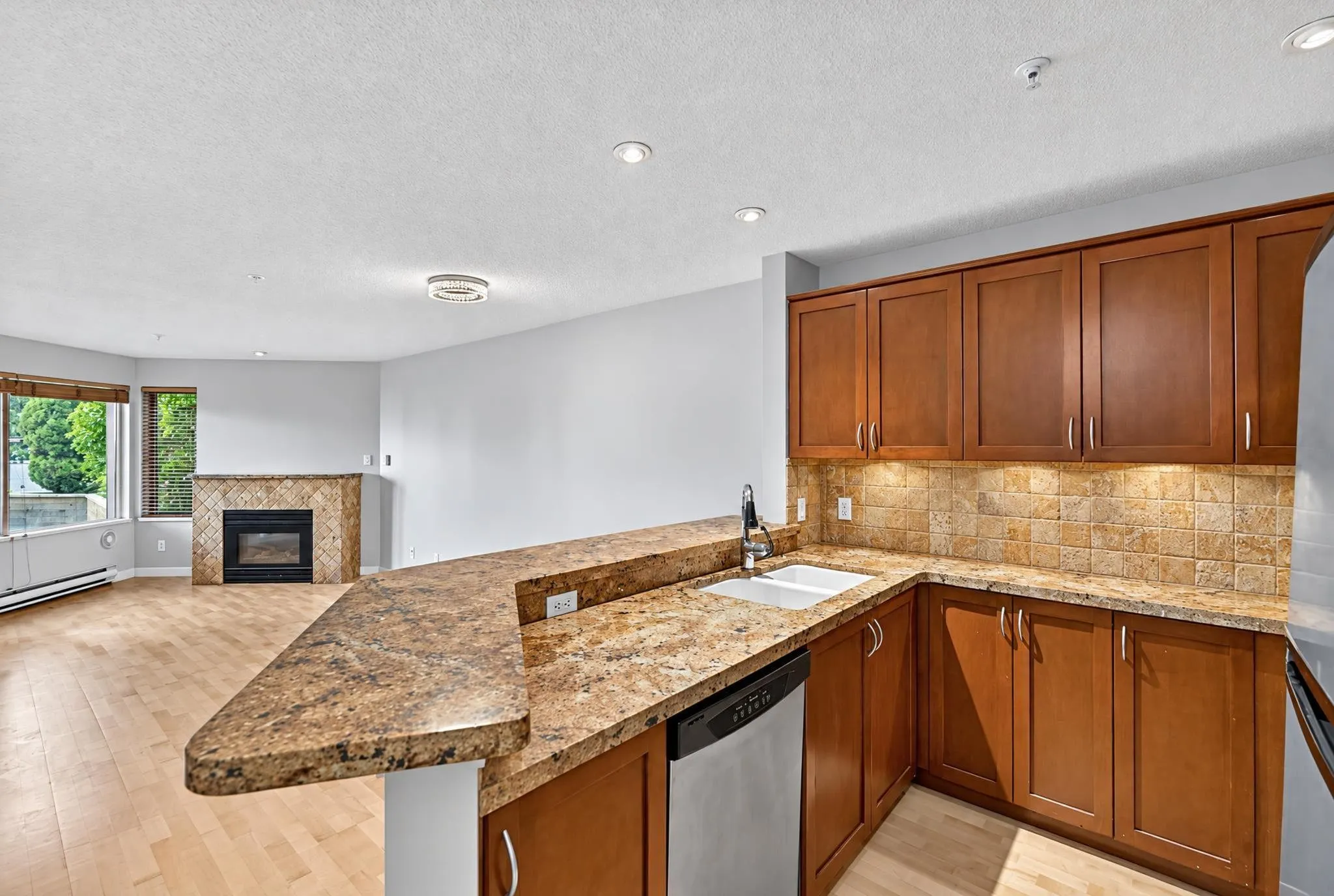 1208 Bidwell Street #105