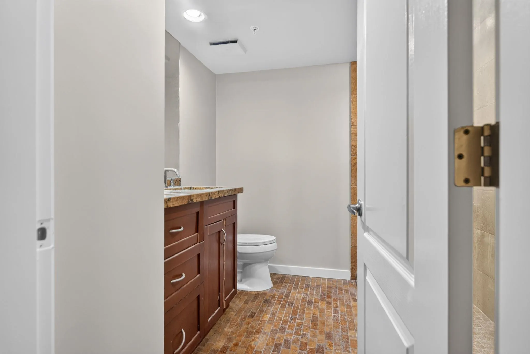 1208 Bidwell Street #105
