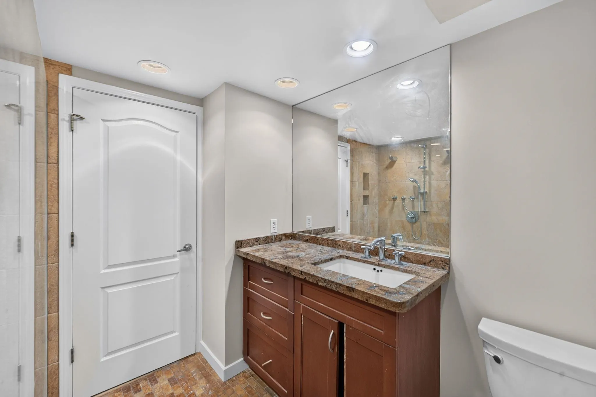 1208 Bidwell Street #105