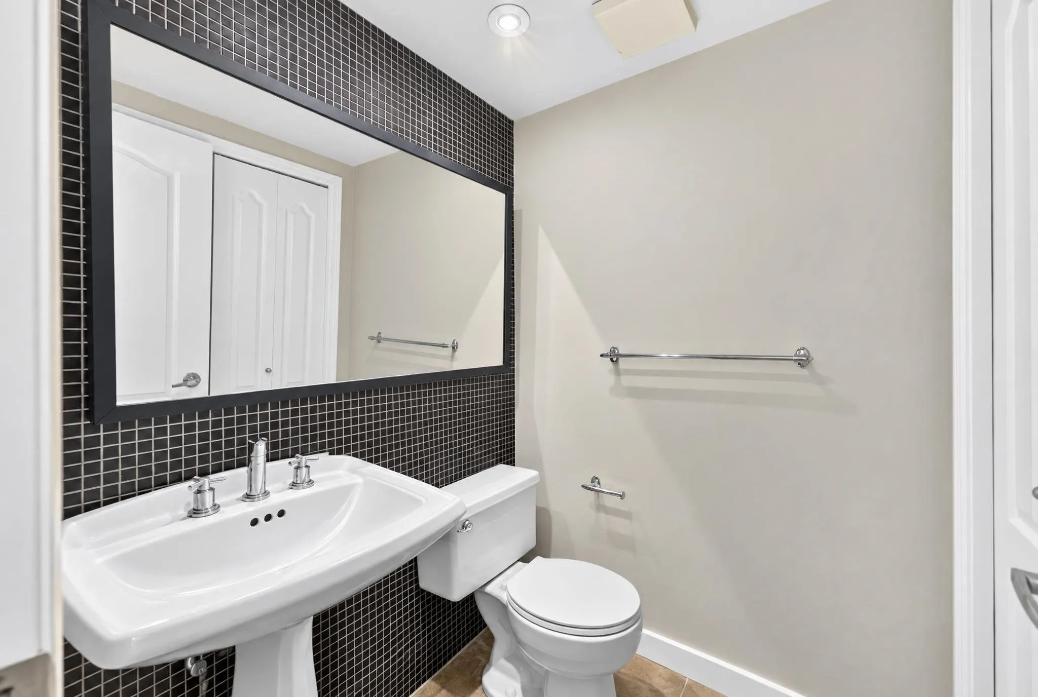 1208 Bidwell Street #105