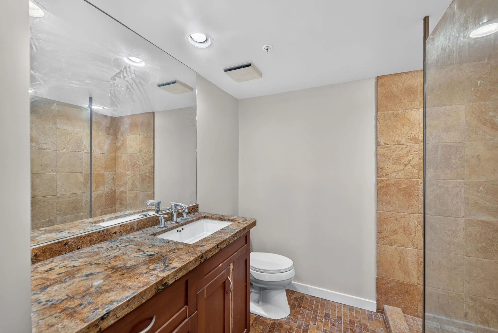 1208 Bidwell Street #105