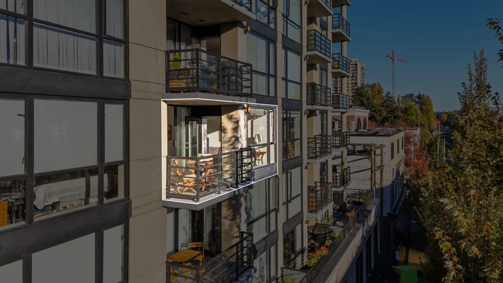 124 W 1st Street #504