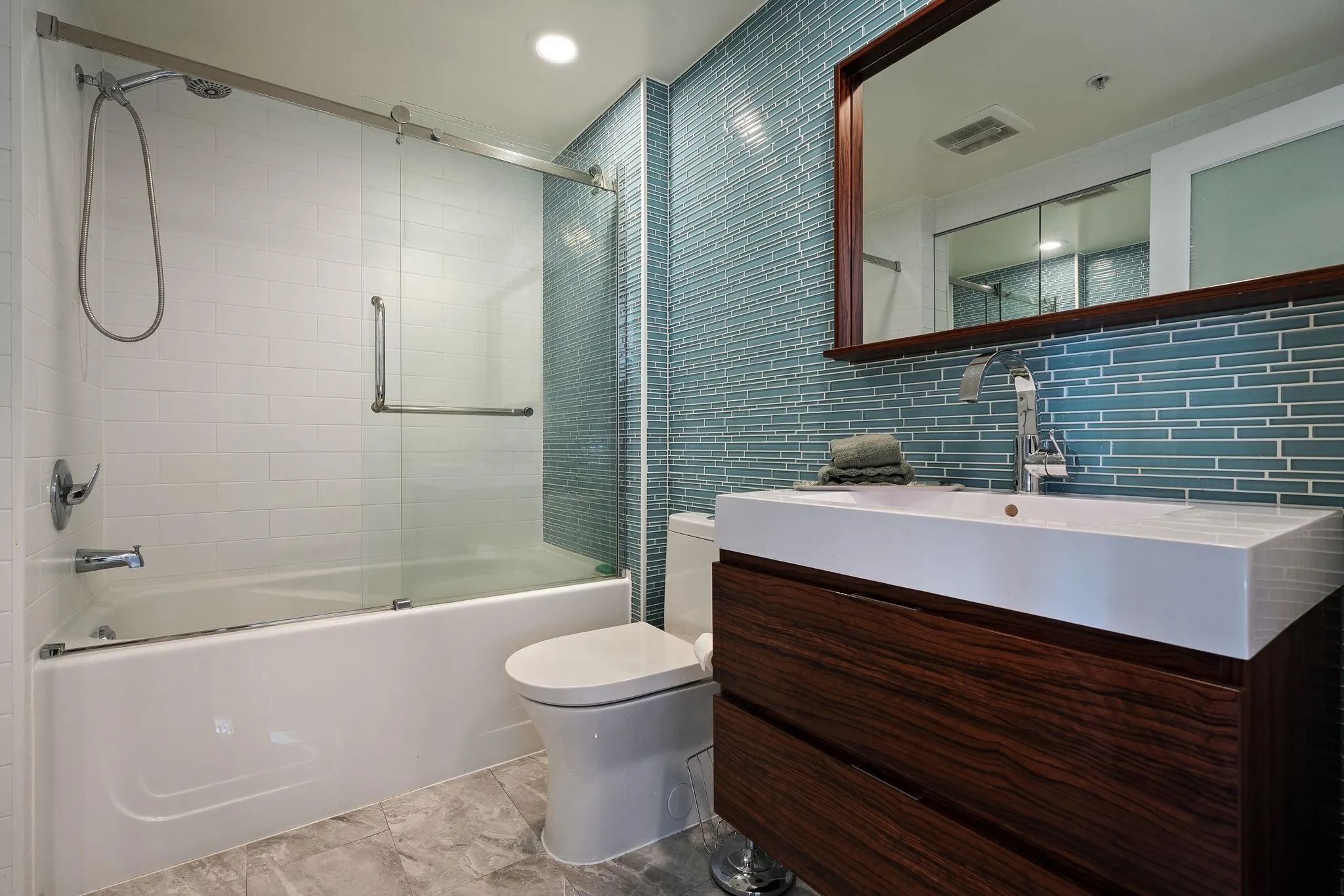 124 W 1st Street #504
