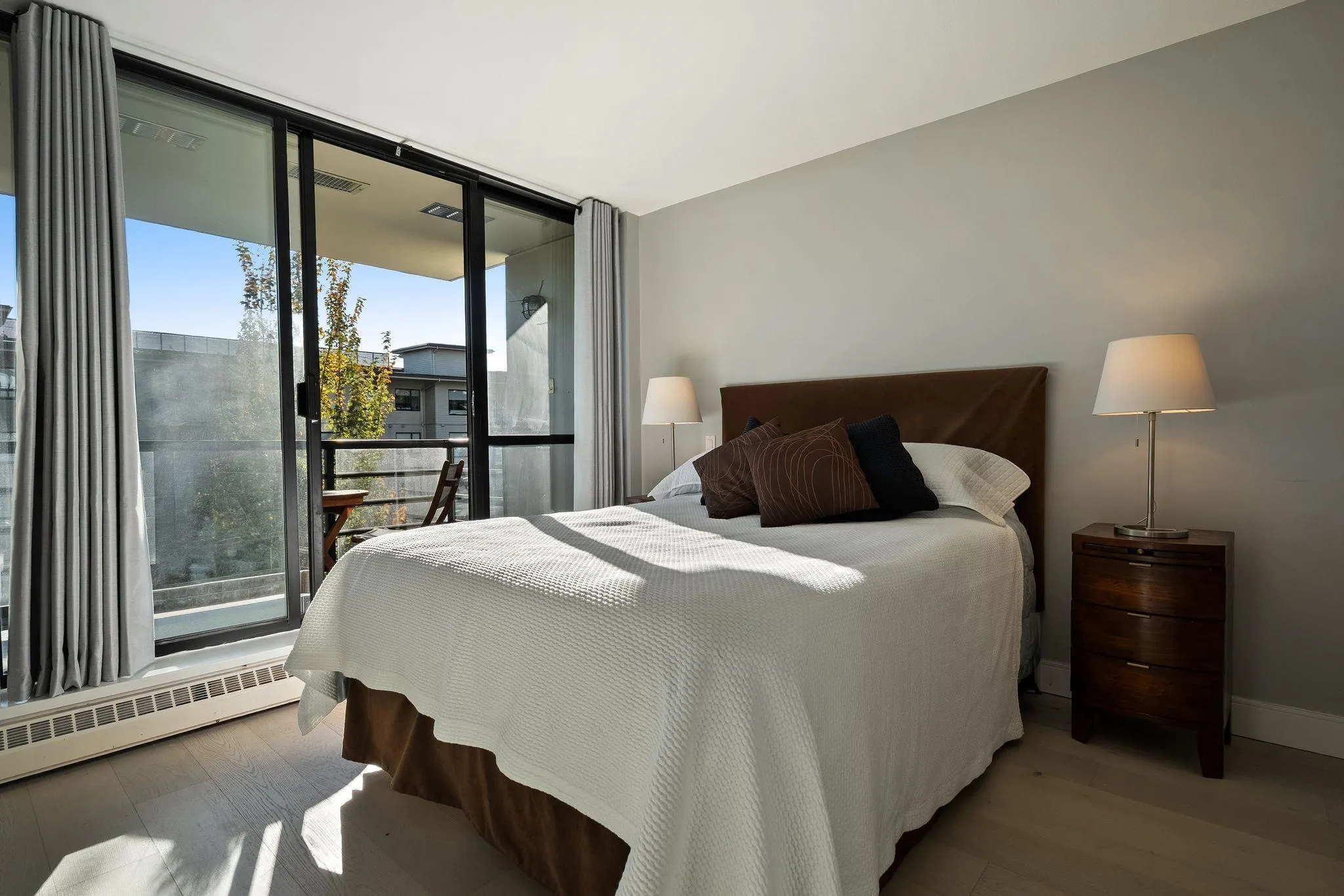 124 W 1st Street #504