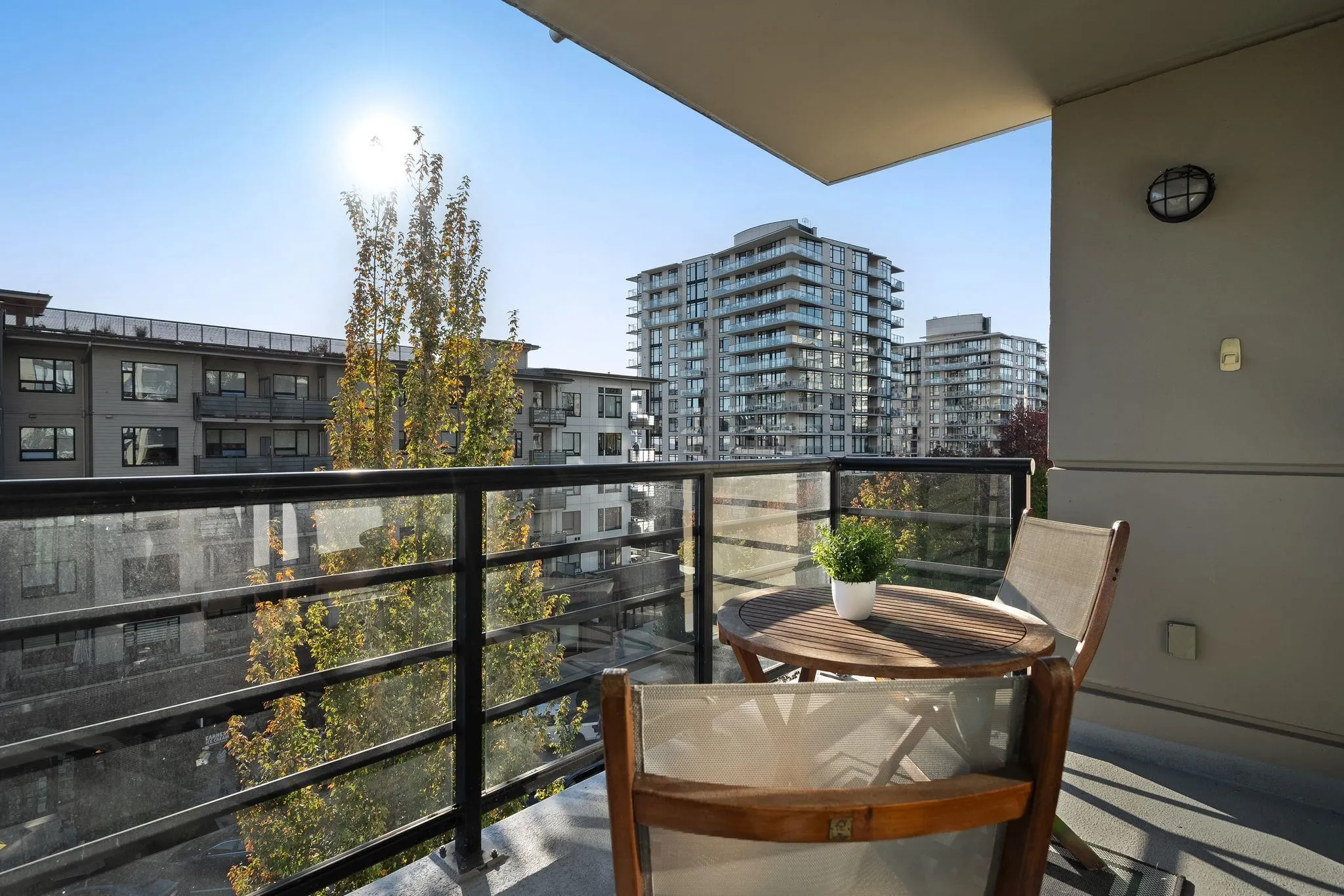 124 W 1st Street #504