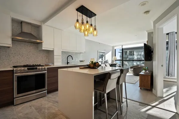 124 W 1st Street #504