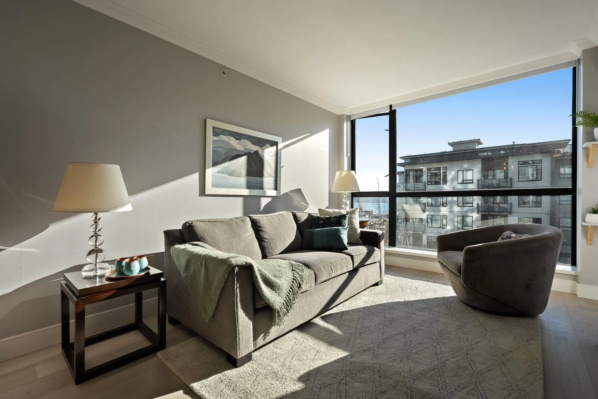 124 W 1st Street #504